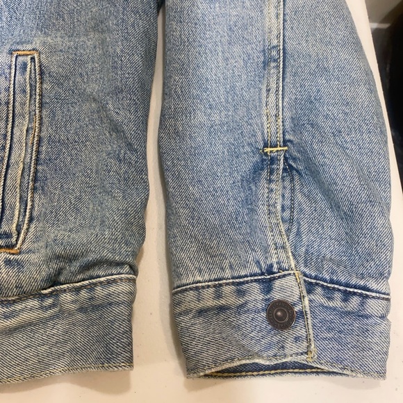 Levi’s Sherpa Lined Trucker Denim Jacket Light Wash – Men’s Size Large - Picture 10 of 10